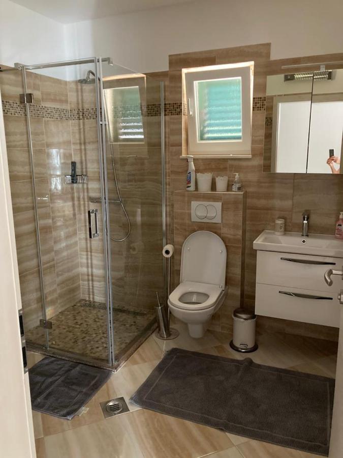 Modern Seeview Apartment Maslenica With Free Wifi, Free Parking, 300M From Beach Buitenkant foto
