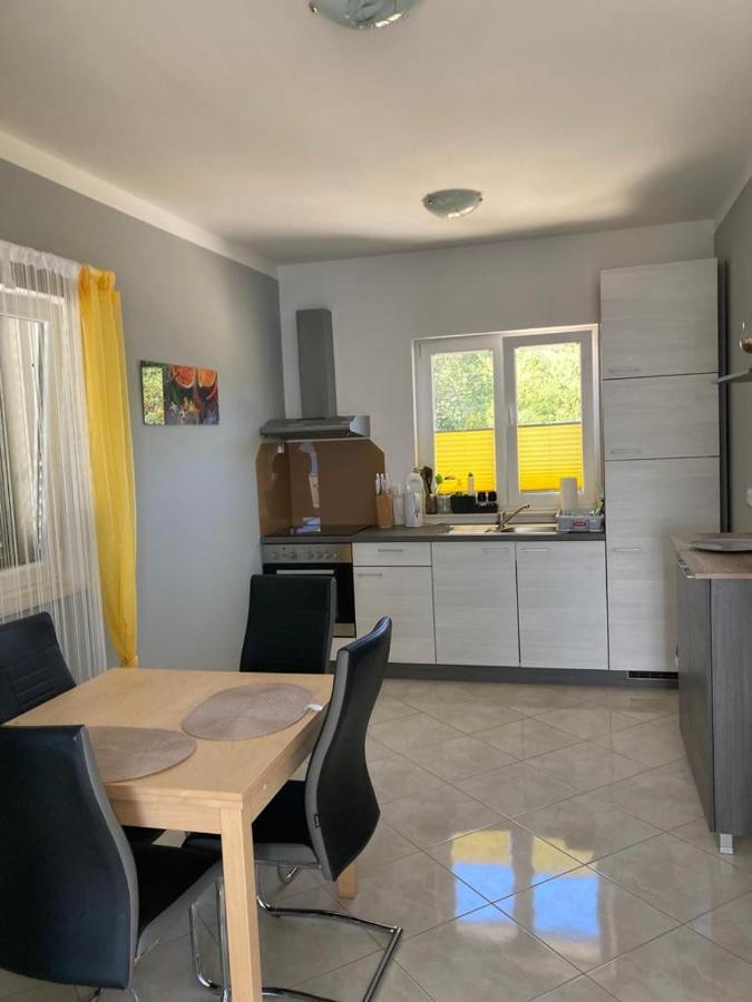 Modern Seeview Apartment Maslenica With Free Wifi, Free Parking, 300M From Beach Buitenkant foto